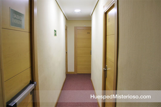 Pasillos nuevos en el Hotel Mediterraneo de Valencia - Opiniones y Fotos